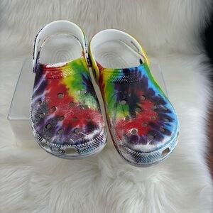 CROCS  MULTICOLOR TIE-DYE CLOGS SLIP-ON SIZE 8M- 10W